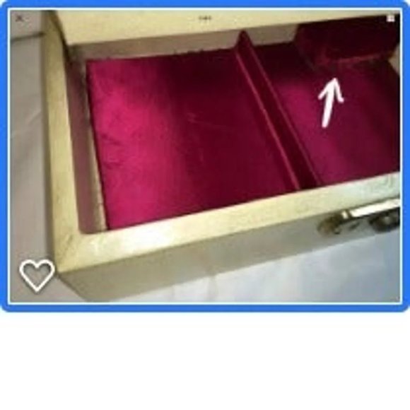 Vintage Musical Jewelry Box Red Interior - Picture 11 of 11